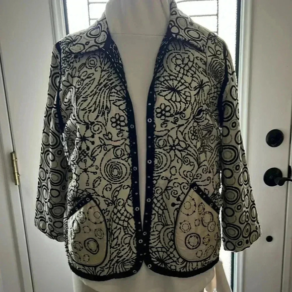 YAK MAGIK JACKET REVERSABLE Black and White pattern size Large - Picture 1 of 12